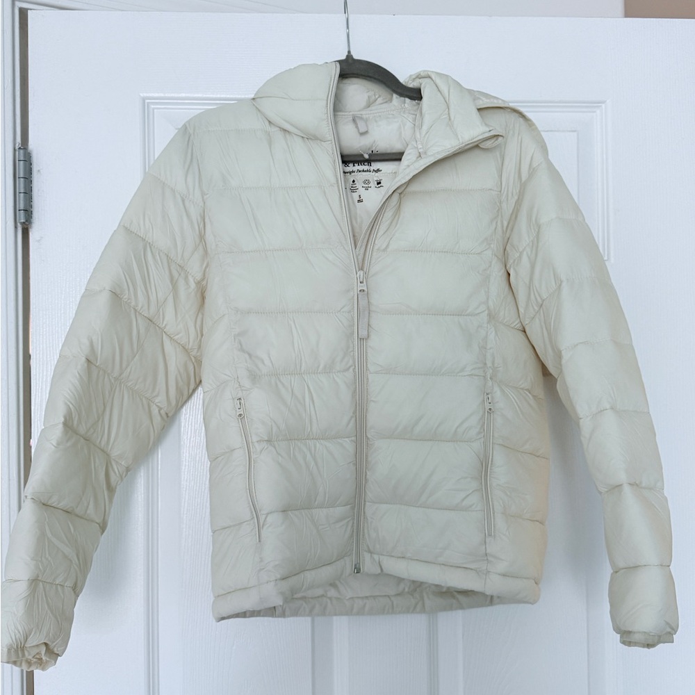 New Abercrombie & Fitch Cream Puffer Jacket